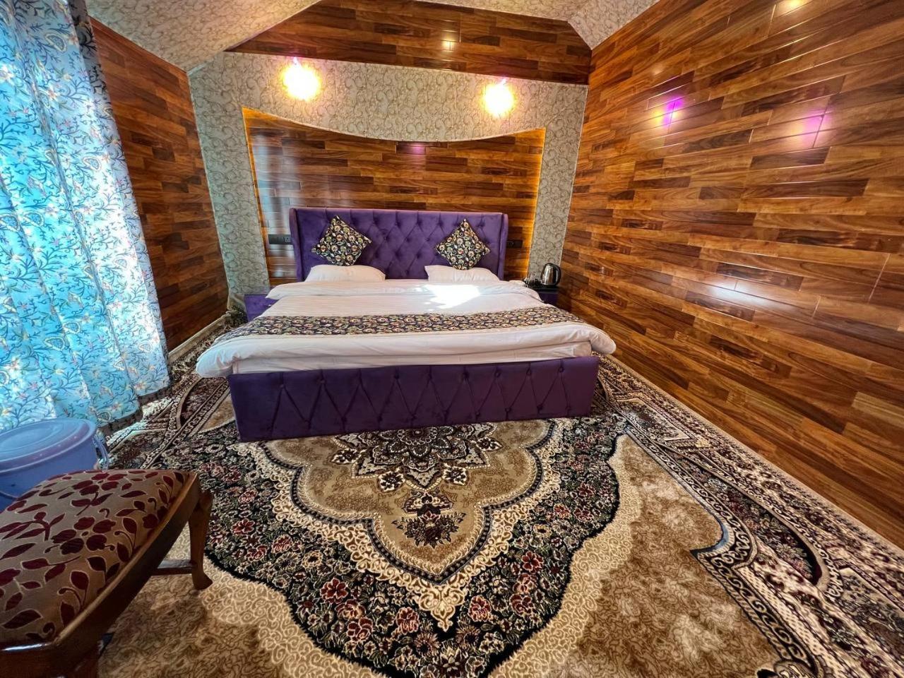 The Heritage Safina Group Of Houseboats Srinagar  Exterior photo
